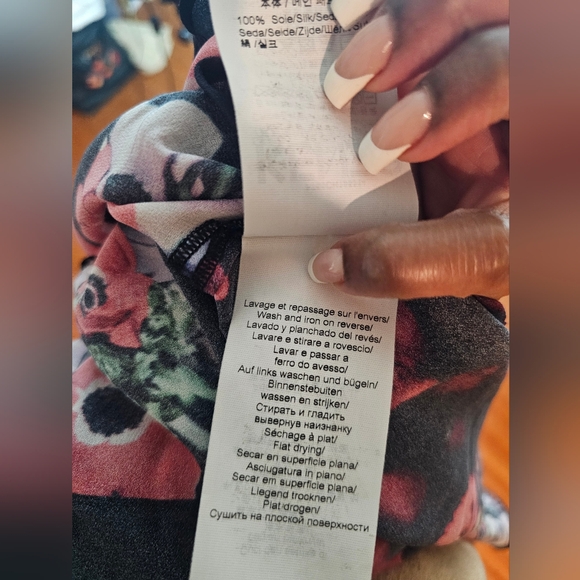 Kenzo 100% Silk Floral Black and Red Women's Top Size M/L - Picture 6 of 12